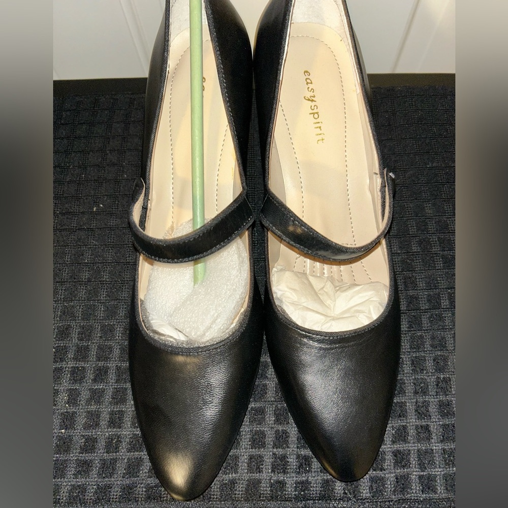 Brand New Easy Spirit Black Leather Mary Jane Pumps